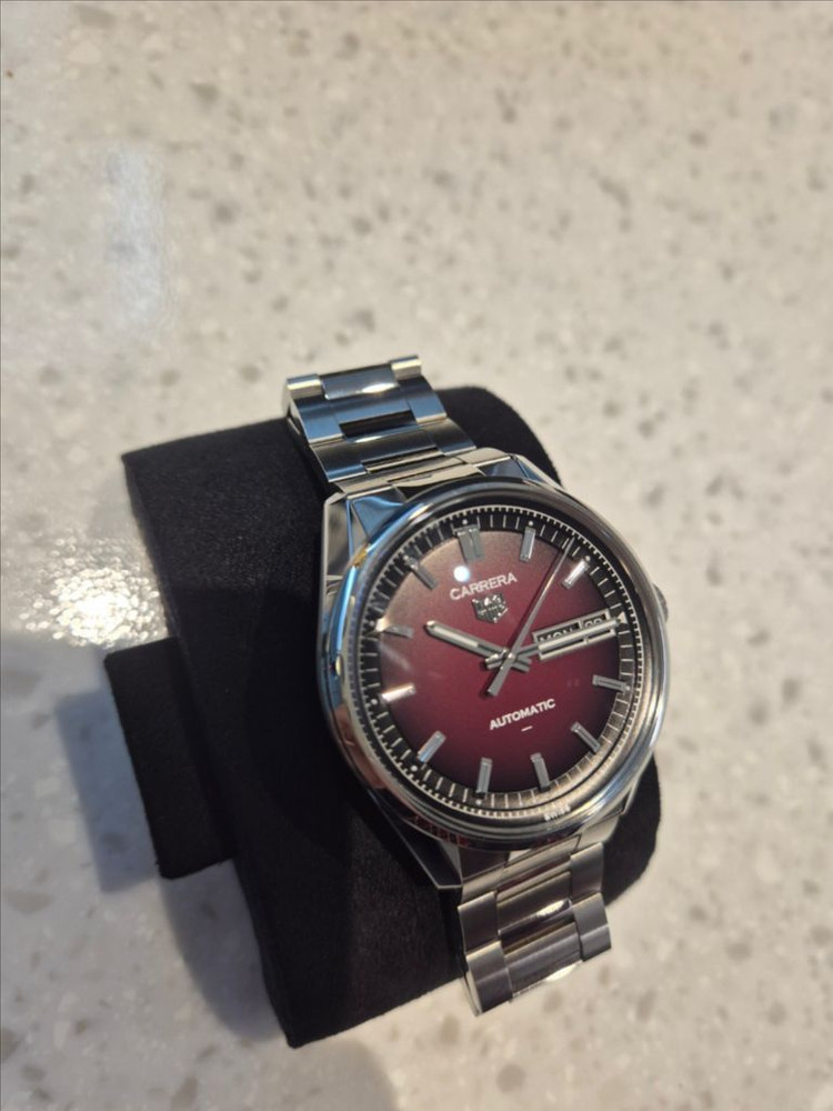 태그호이어 까레라 최신형 41mm 버건디레드 이미지
