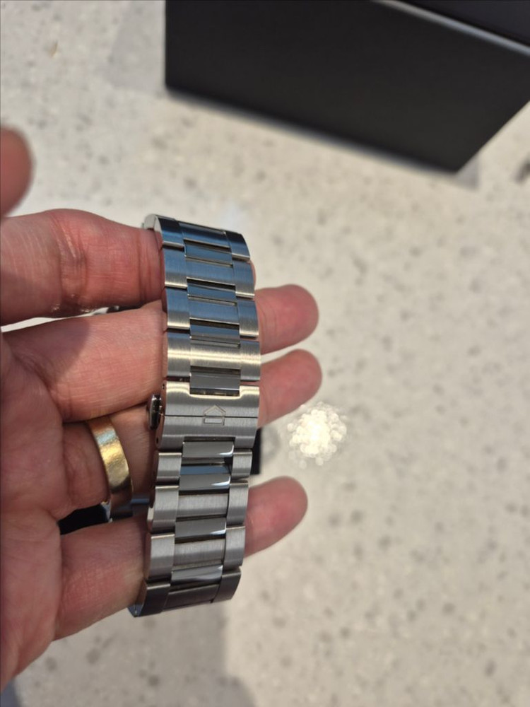 태그호이어 까레라 최신형 41mm 버건디레드 이미지