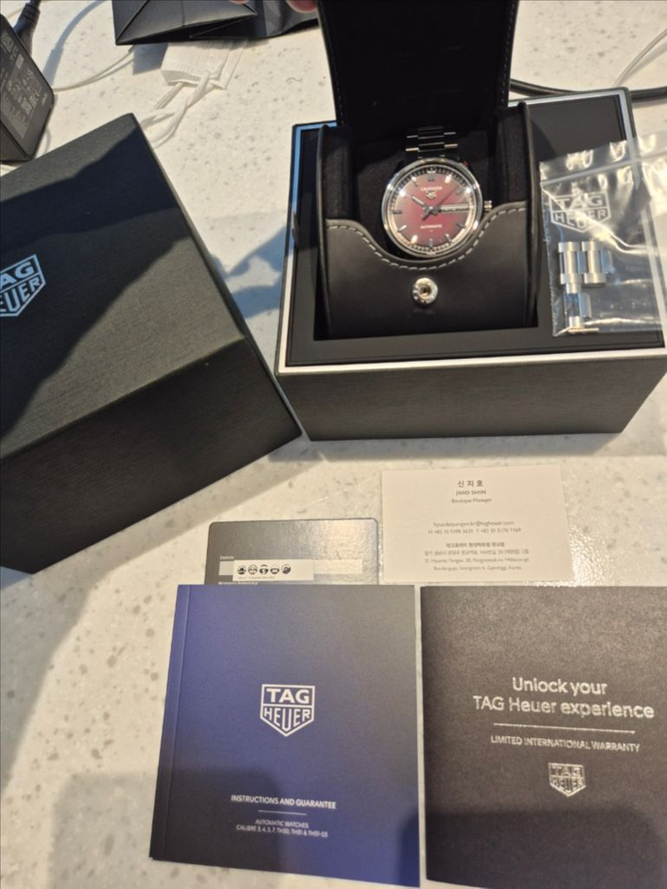 태그호이어 까레라 최신형 41mm 버건디레드 이미지