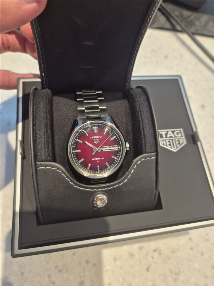 태그호이어 까레라 최신형 41mm 버건디레드 이미지