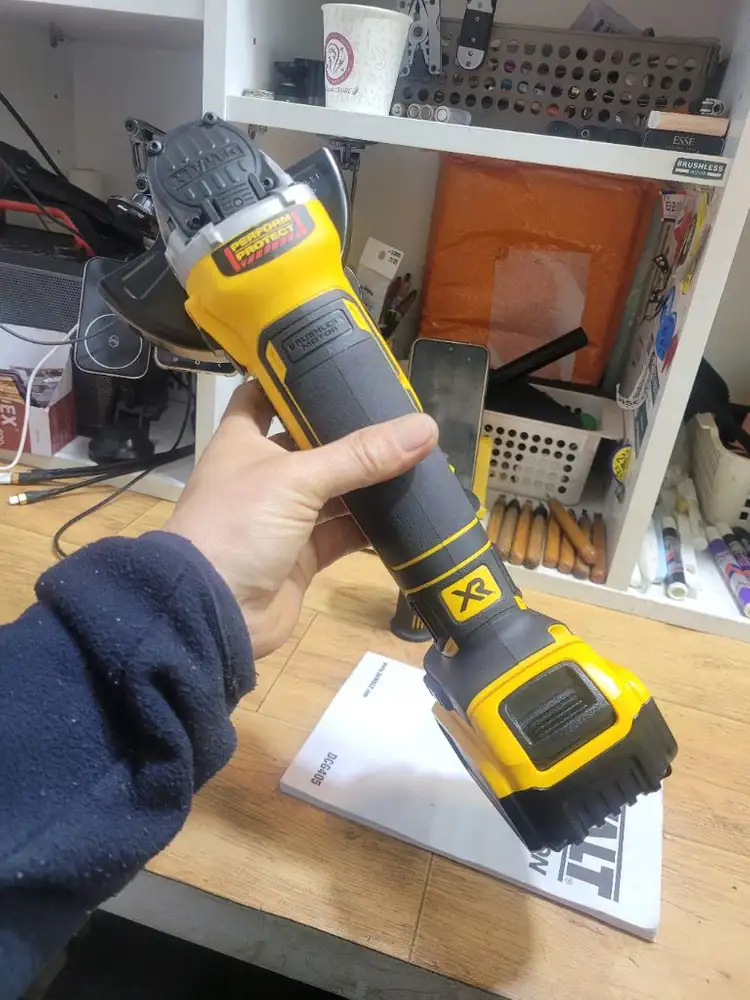 디월트충전그라인더 DCG405 5인치디월트그라인더 미사용신품 이미지