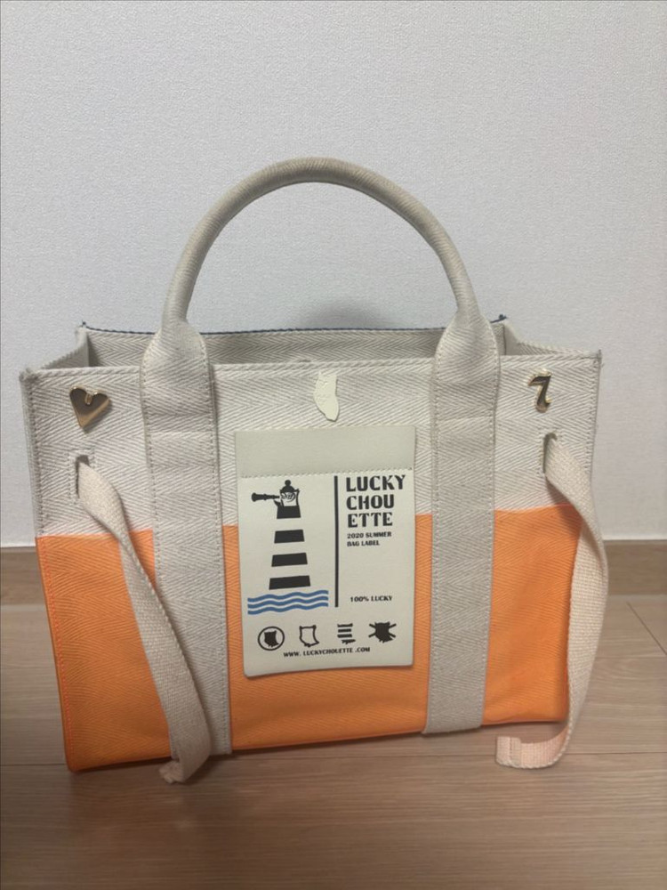 럭키슈에뜨 스트라이프 캔버스 토트백 이미지