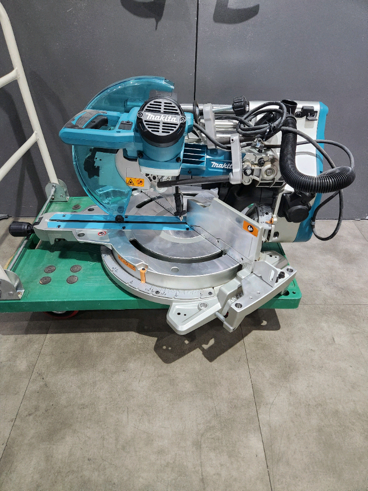 마끼다 슬라이딩 각도절단기 LS1219L 이미지