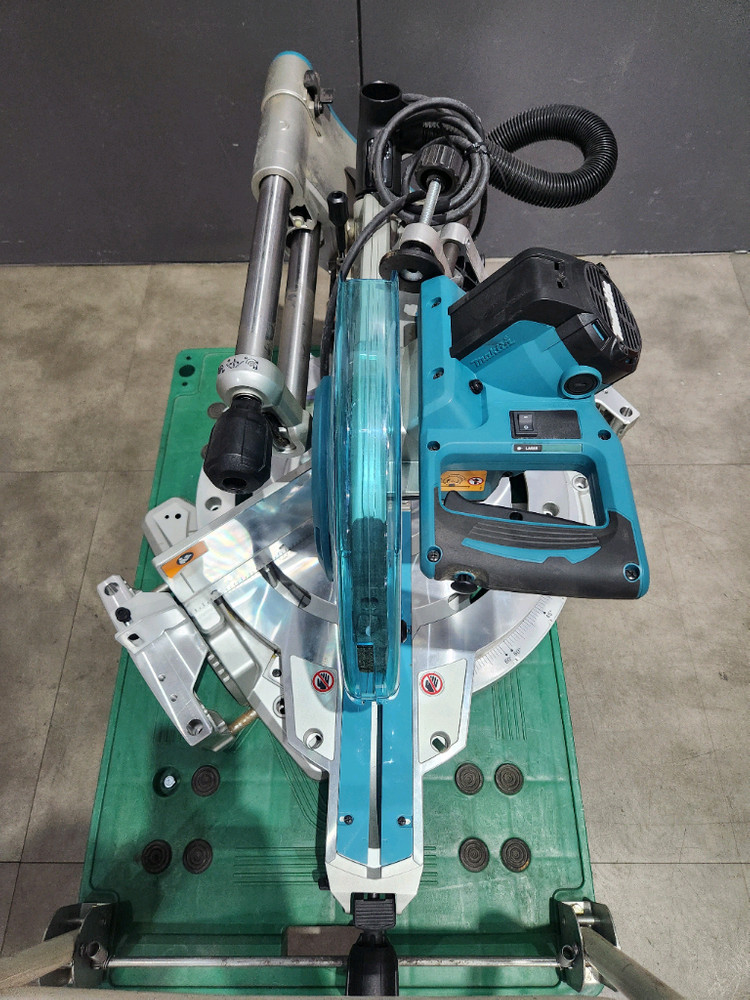 마끼다 슬라이딩 각도절단기 LS1219L 이미지