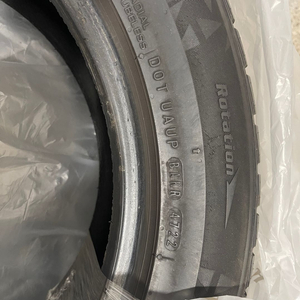 225/55R17 타이어 이미지