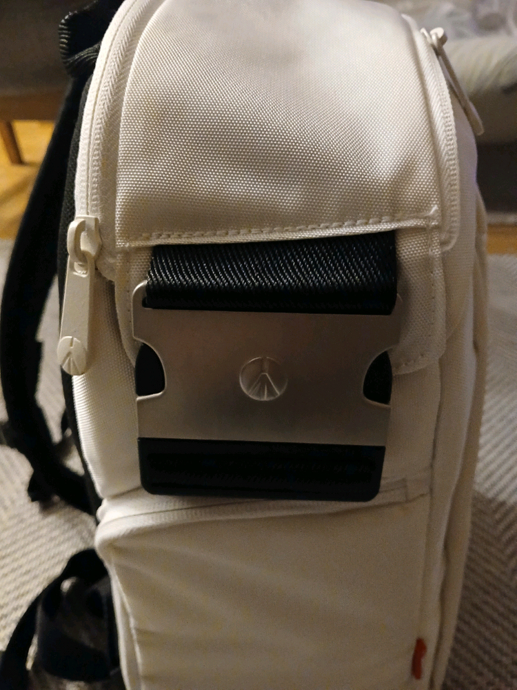 맨프로토 카메라 가방 슬링백 팝니다 이미지