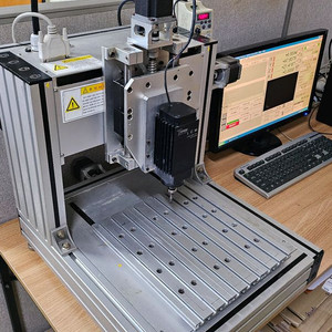 소형 CNC 조각기 이미지