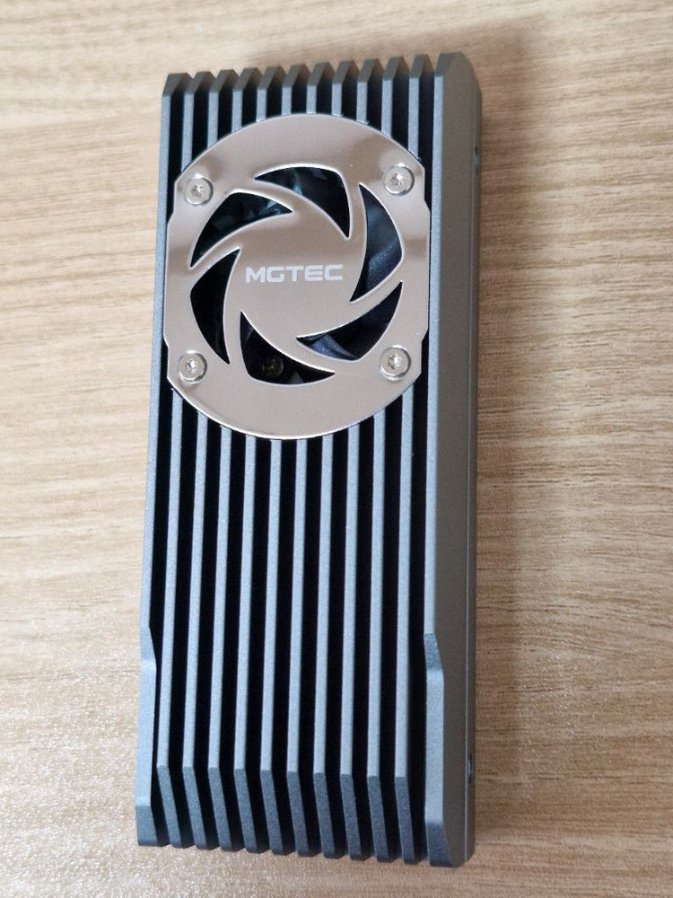 NVMe 외장 케이스 쿨링팬 SSD NVMe ( 쿨링팬 ) 이미지