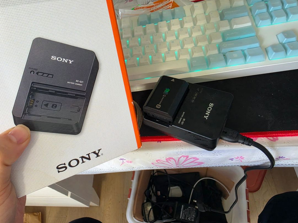 a7m3바디 + 고독스플래쉬v860ii +리모콘+배터리충전기 이미지