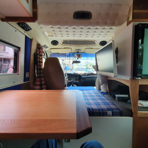 11년 중고 카운티 4인승 캠핑카(15만km) 1종 보통 운전-풀옵션, 수제작 고급 내장 (실구매가 3850만원) 이미지