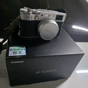 후지 필름 x100v