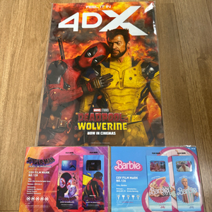 굿즈 세트 데드풀과 울버린 4dx a3 포스터 + 스파이더맨: 어크로스 유니버스/ 바비 필름마크 세트 이미지