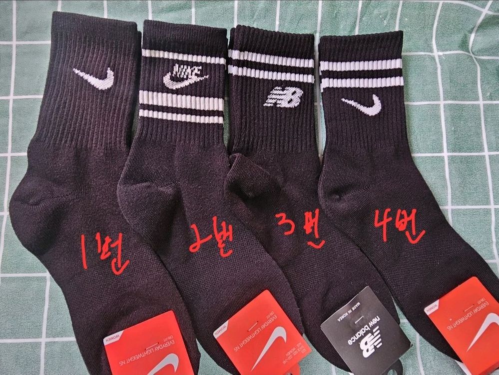 검정색,흰색 나이키,뉴발 양말 10켤레 이미지