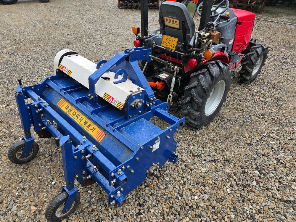 신품급 농업에 꼭 필요한 TYM 트랙터 C250 모델 이미지