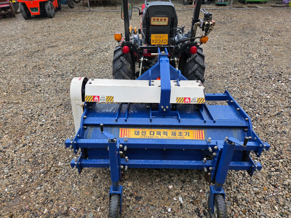 신품급 농업에 꼭 필요한 TYM 트랙터 C250 모델 이미지