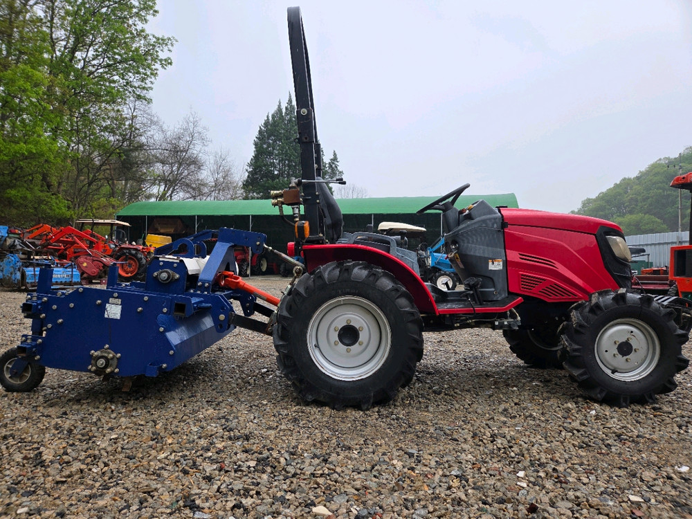 신품급 농업에 꼭 필요한 TYM 트랙터 C250 모델 이미지