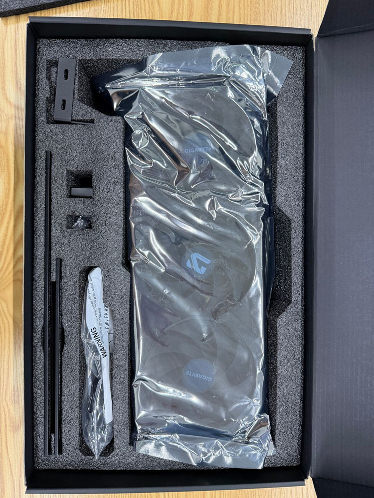 GIGABYTE 기가바이트 RTX 5080 GAMING OC D7 16GB 게이밍oc 이미지