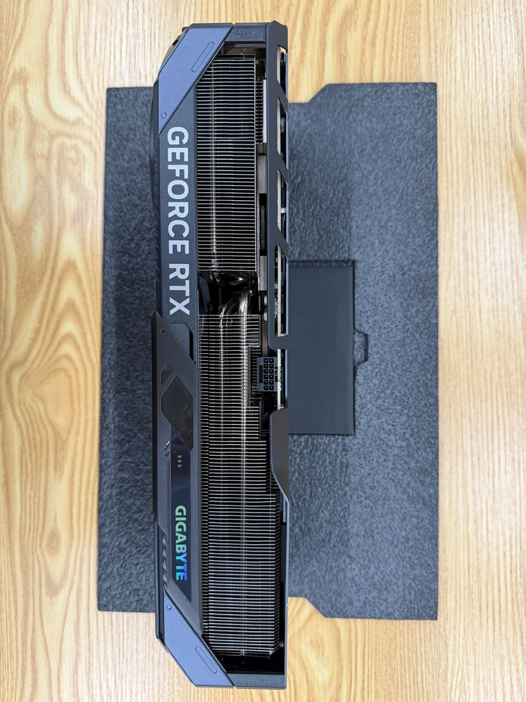 GIGABYTE 기가바이트 RTX 5080 GAMING OC D7 16GB 게이밍oc 이미지