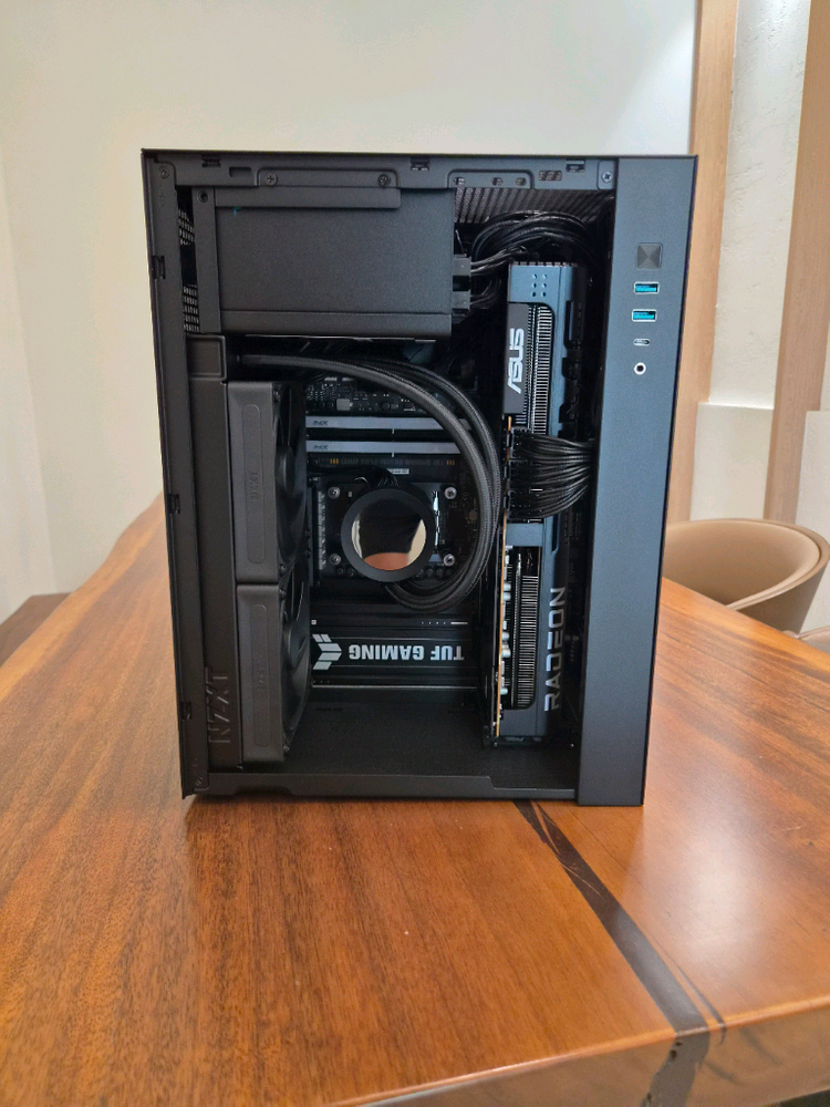 미니 PC 9800x3d 32gb 9070xt 이미지