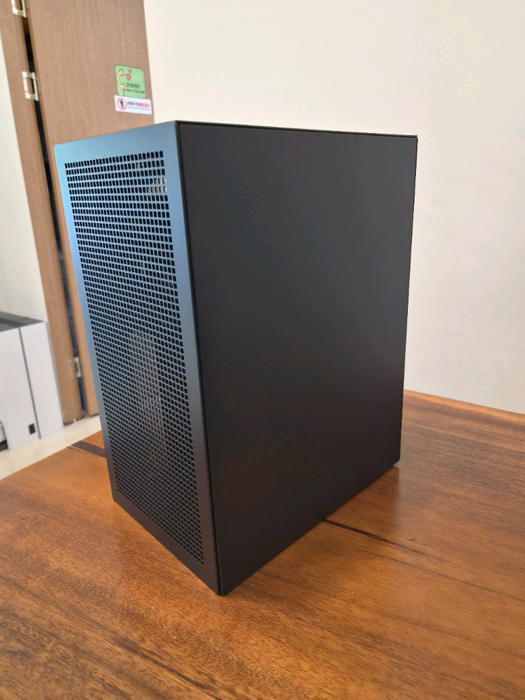 미니 PC 9800x3d 32gb 9070xt 이미지