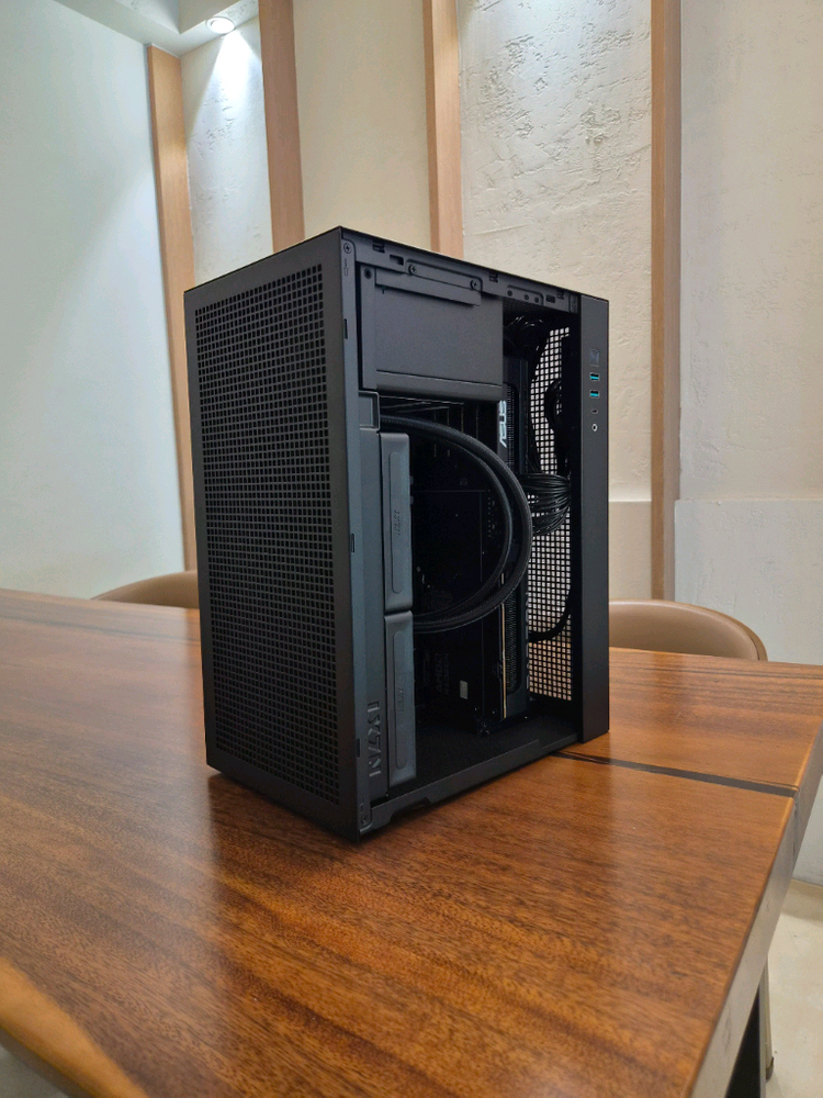 미니 PC 9800x3d 32gb 9070xt 이미지