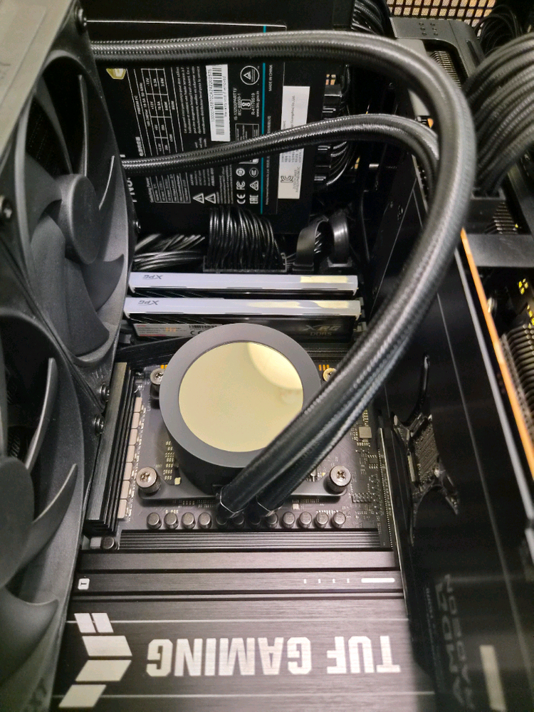 미니 PC 9800x3d 32gb 9070xt 이미지