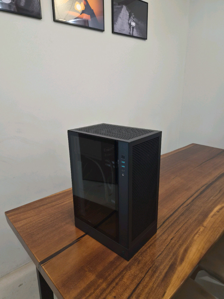 미니 PC 9800x3d 32gb 9070xt 이미지