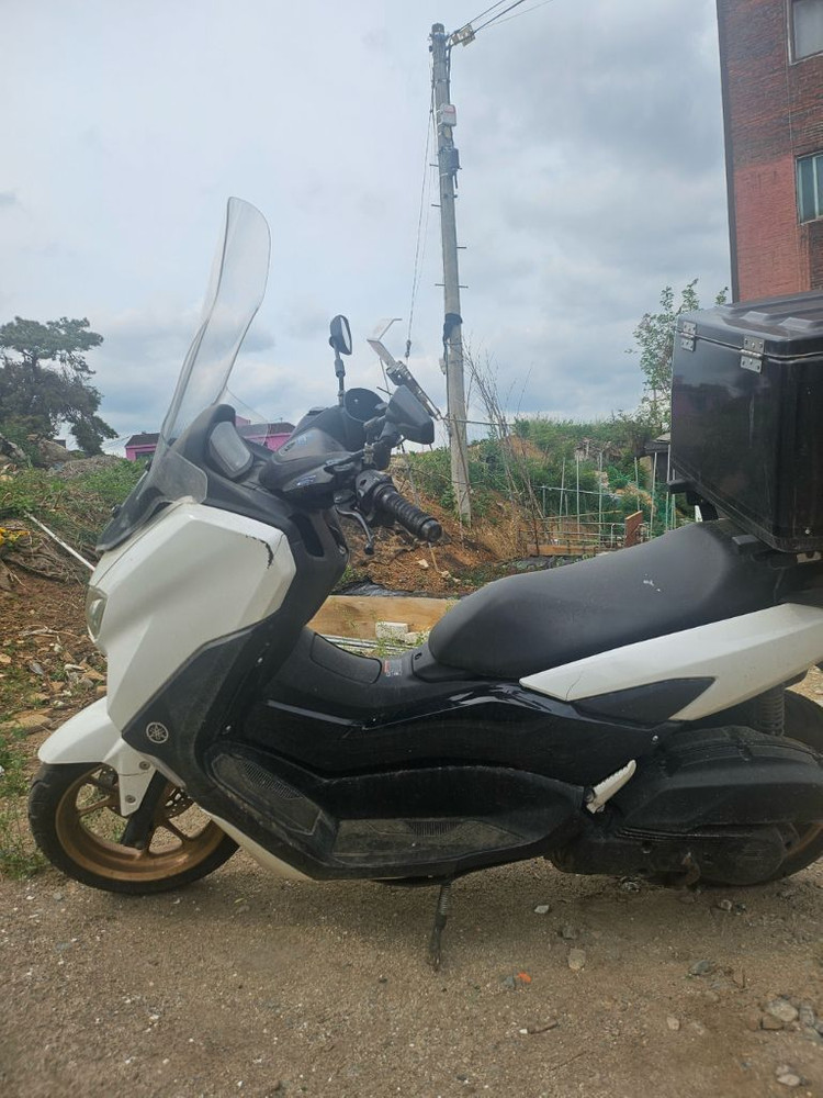 nmax 125 24년식 2.4만키로 이미지