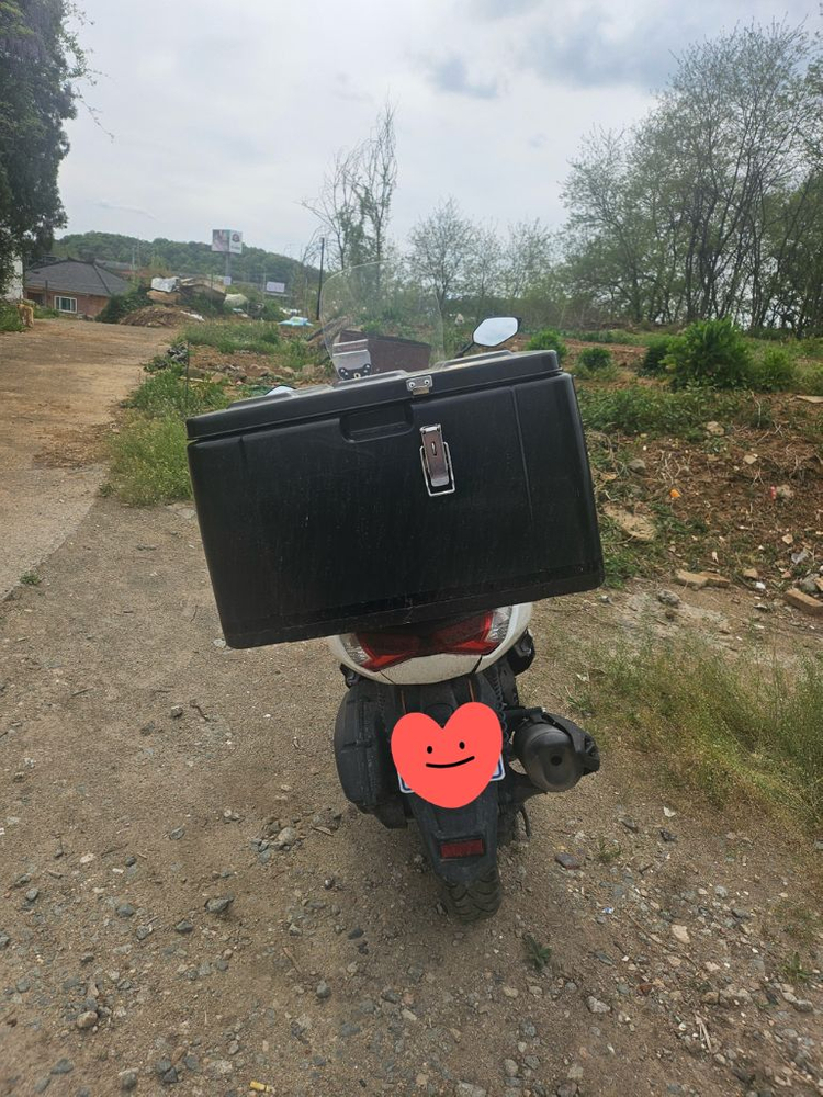 nmax 125 24년식 2.4만키로 이미지