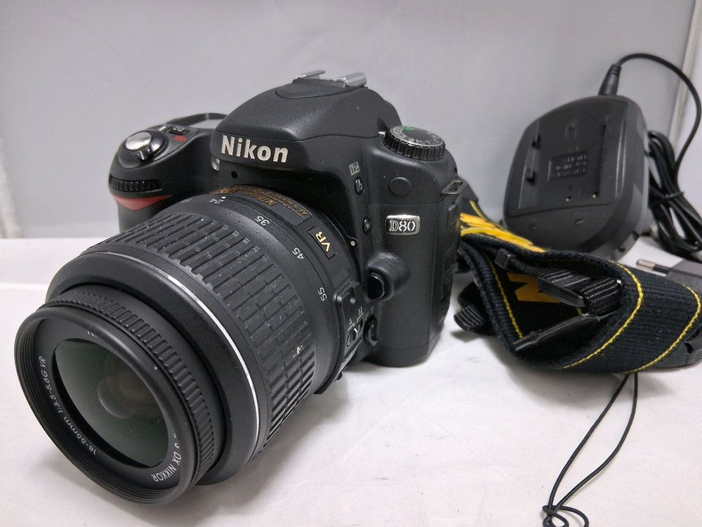 니콘 D 80 18-55 VR 렌즈 부착입니다 이미지