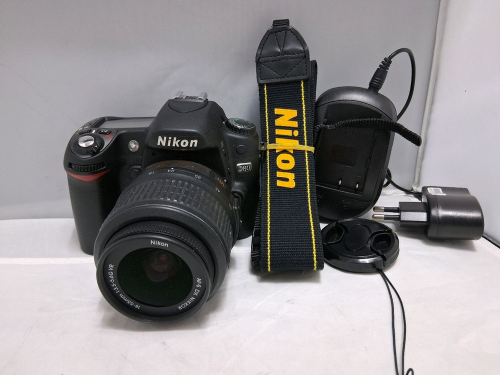 니콘 D 80 18-55 VR 렌즈 부착입니다 이미지