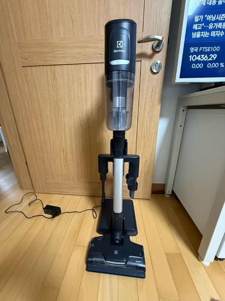 일렉트로룩스 무선 청소기 무선청소 코드제 비스포 오브 다이 EFP91813엑사사리툴 사진참고40만원대 구매 고급라인 이미지