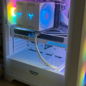 7800X3D 5070Ti 2TB 게이밍PC 팝니다 이미지