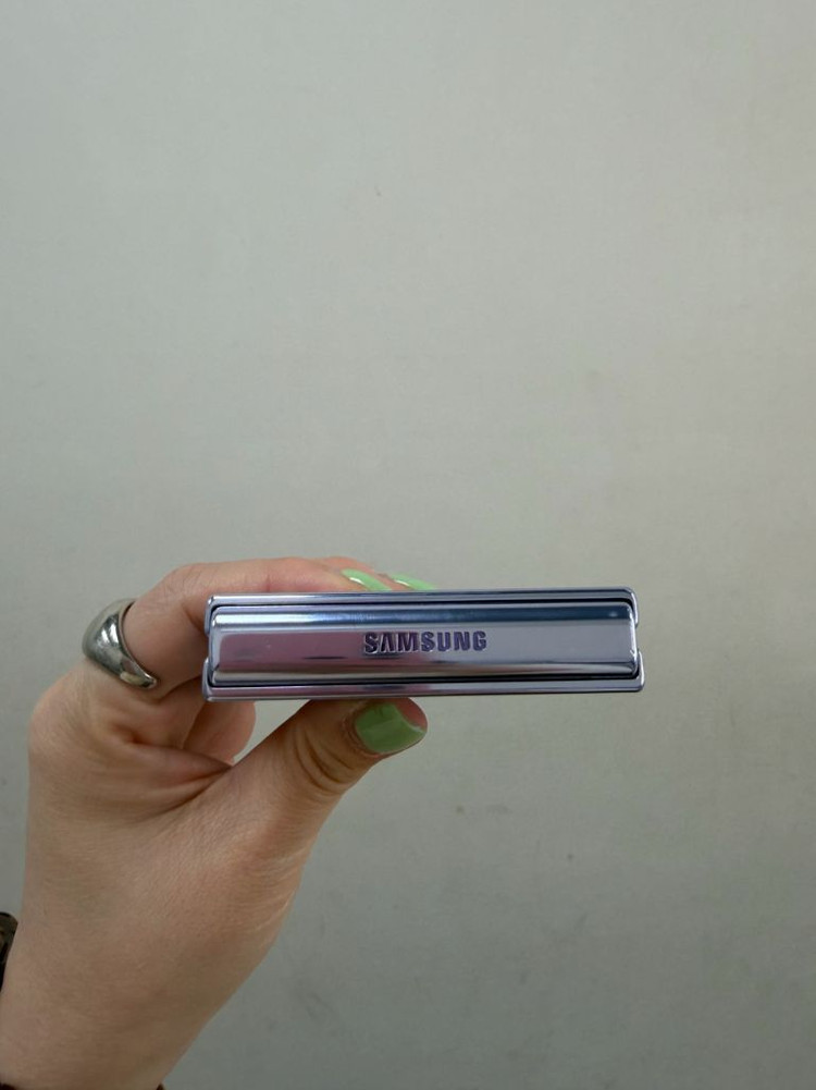 (부산중고폰) 갤럭시z플립4 라벤더 256기가 공기계 판매해요 이미지