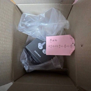 갤럭시 버즈 4프로 화이트 이미지