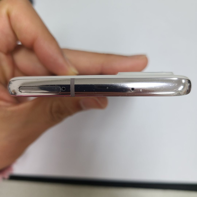 .갤럭시 퀀텀2 화이트 128G 6램 SK 무잔상 212105 이미지