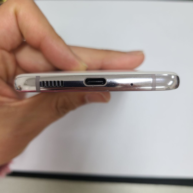 .갤럭시 퀀텀2 화이트 128G 6램 SK 무잔상 212105 이미지