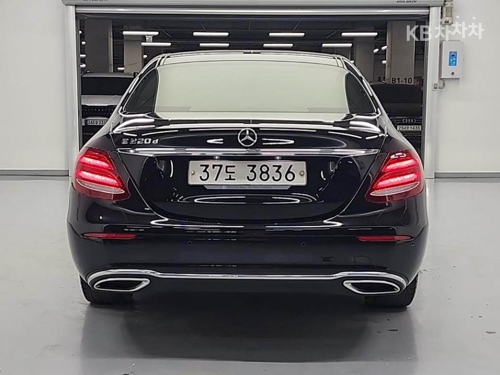 E클래스 (W213) E220d 아방가르드 이미지