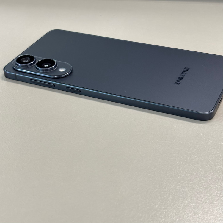 갤럭시S25엣지 블랙색상 256용량 미파손 무잔상 S급 25년9월개통 상태좋은단말기 이미지