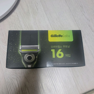 질레트 랩스 면도날 16개입 이미지