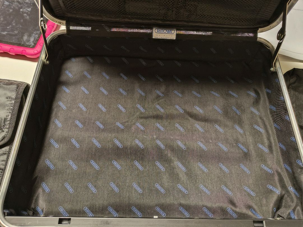 리모와 브리프 케이스 이미지