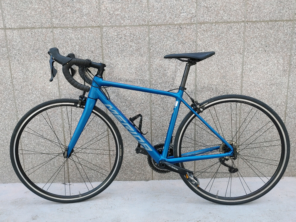 10회주행 20년 메리다 스컬트라400 풀 105 로드자전거 xs사이즈 팔아요. 이미지