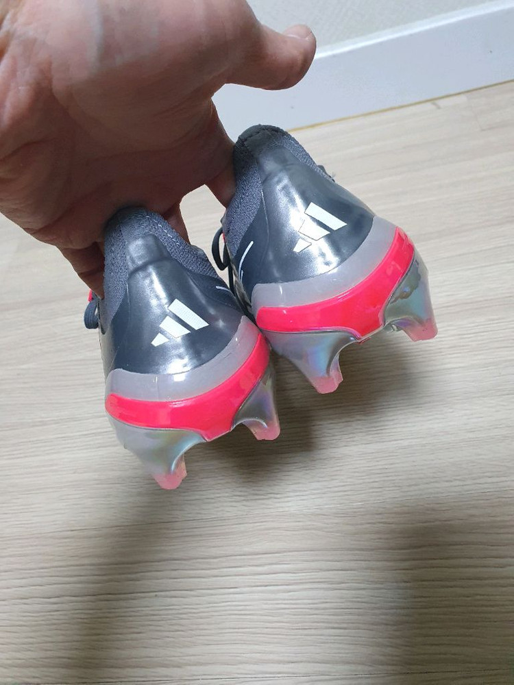 아디다스 프레데터 엘리트 폴드오버 텅 축구화 285 이미지