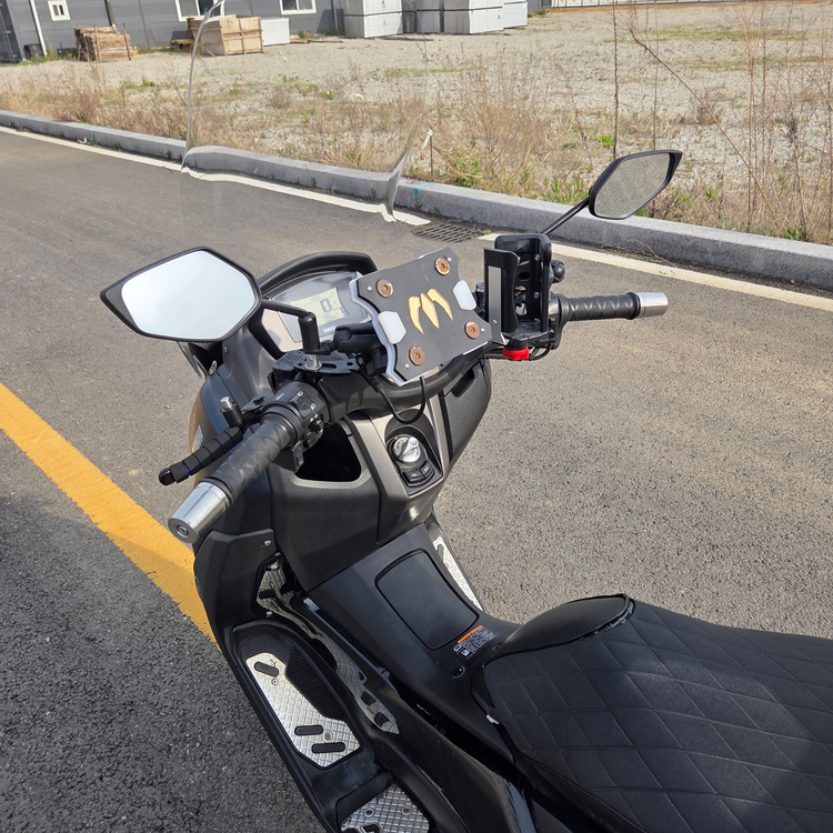 최저가 ) 23년식 NMAX155 좋은튜닝 저렴하게 판매합니다. 이미지