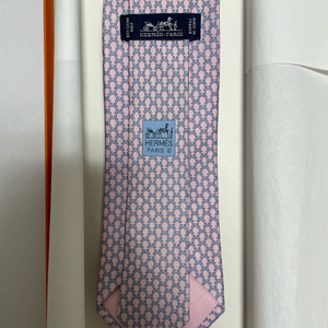 페라가모 실크 넥타이 이미지