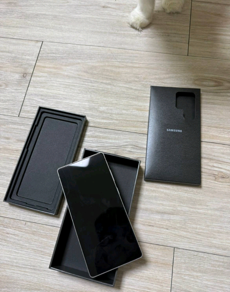 갤럭시 S25울트라 512G 화이트 판매합니다. 이미지