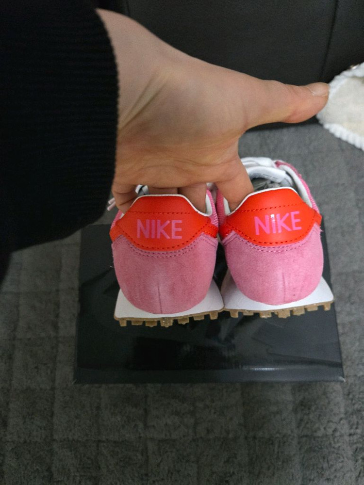 나이키클래식 운동화 핑크 이미지