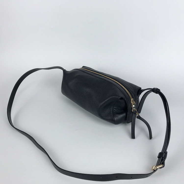 아르켓 ARKET 레더 크로스바디백 여성 가방 이미지