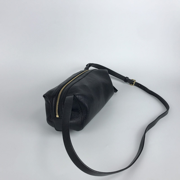 아르켓 ARKET 레더 크로스바디백 여성 가방 이미지