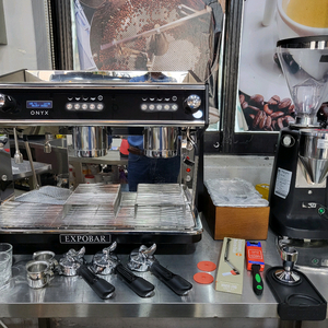 엑스포바 크렘 오닉스 커피머신 메조전자동그라인더 포함 이미지